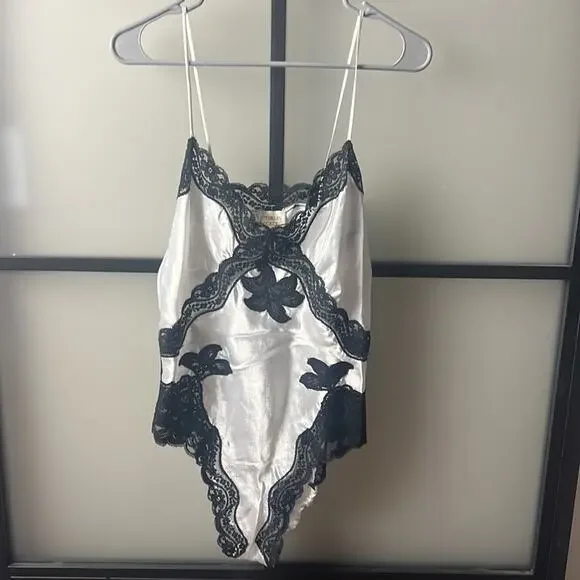 Vintage NWT Victoria’s Secret Gold Level Two Piece Lingerie Set Size Medium